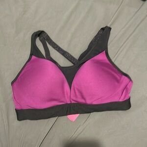 Gorgeous Victoria’s Secret sports bra